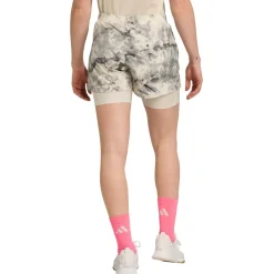 adidas - Women's Own The Run Spray Dye 2in1 Short - Laufshorts