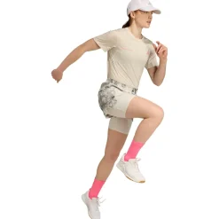 adidas - Women's Own The Run Spray Dye 2in1 Short - Laufshorts