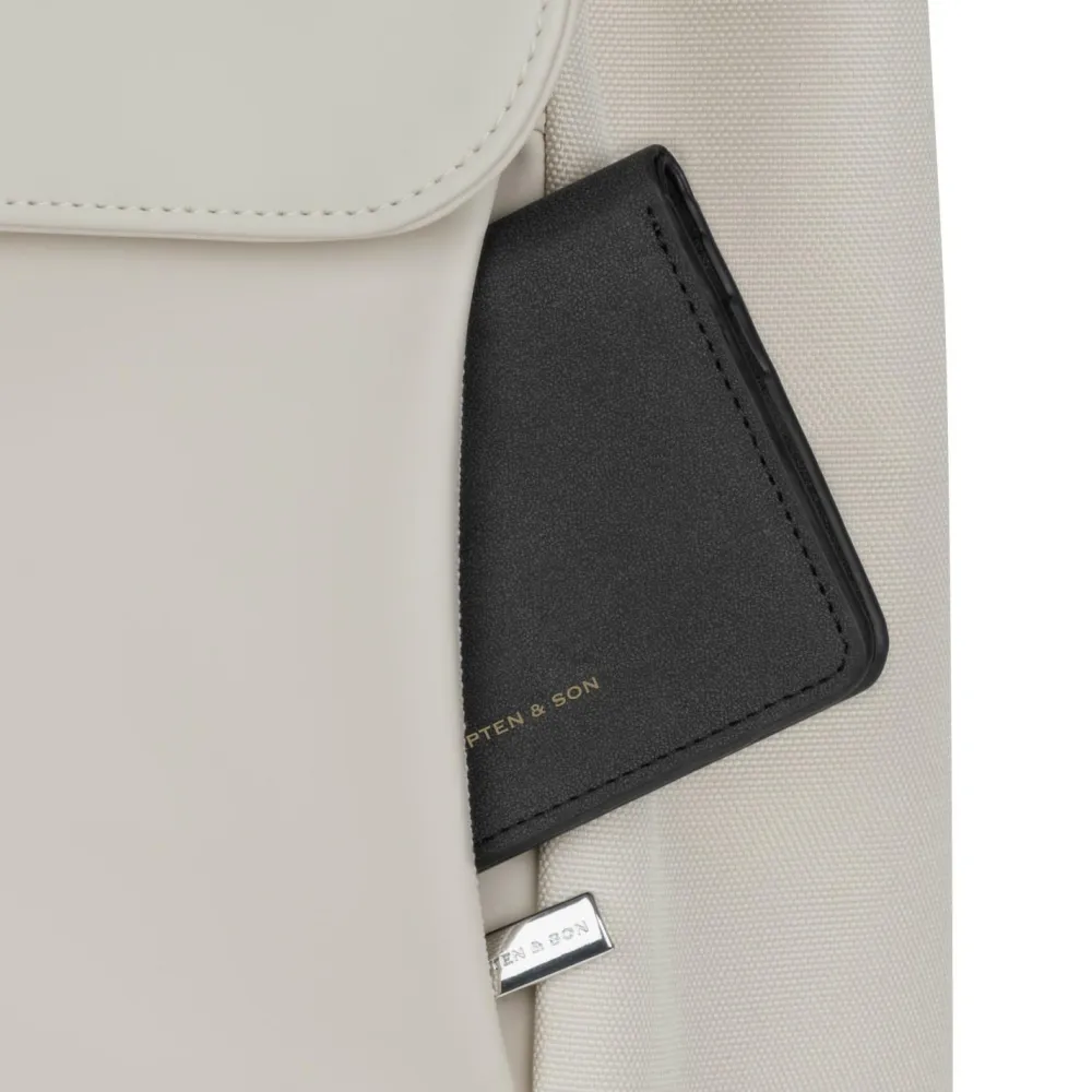 - Fyn 8 - Daypack Daypacks|Daypacks