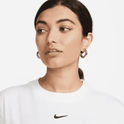 Nike - Women's Sportswear T-Shirt - T-Shirt^ T-Shirts|Shirts, Hemden & Longsleeves