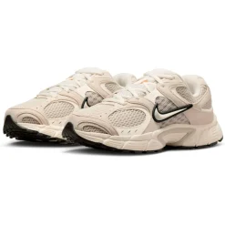 Nike - Women's V5 RNR - Sneaker^ Sneaker
