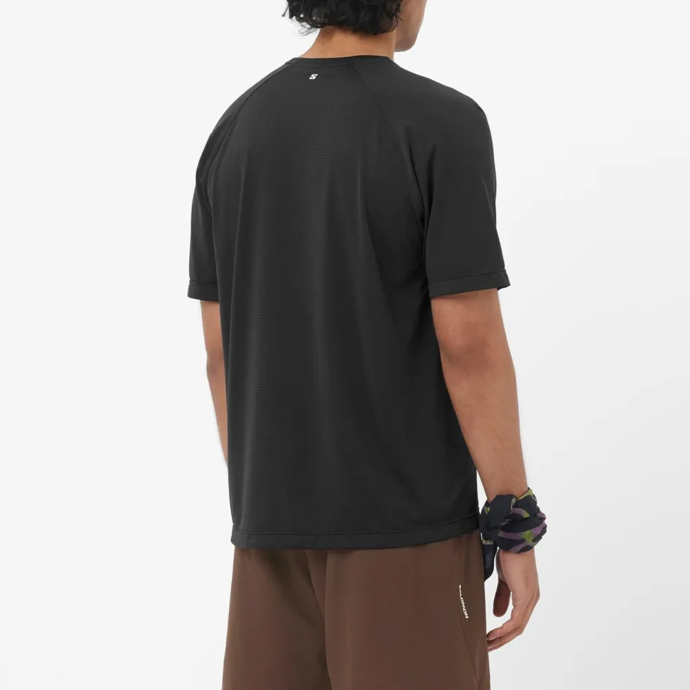 Online - SHKout Core S/S Tee GFX - Laufshirt Laufbekleidung|Shirts, Hemden & Longsleeves